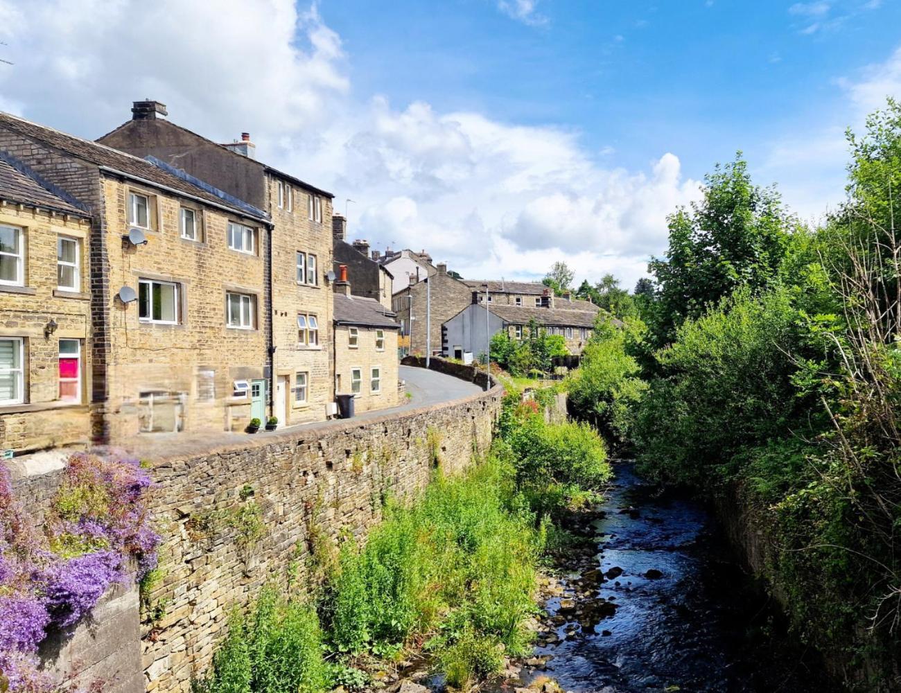 The Old Wash Kitchen - Charming Character Cottage In Holmfirth, Yorkshire ภายนอก รูปภาพ